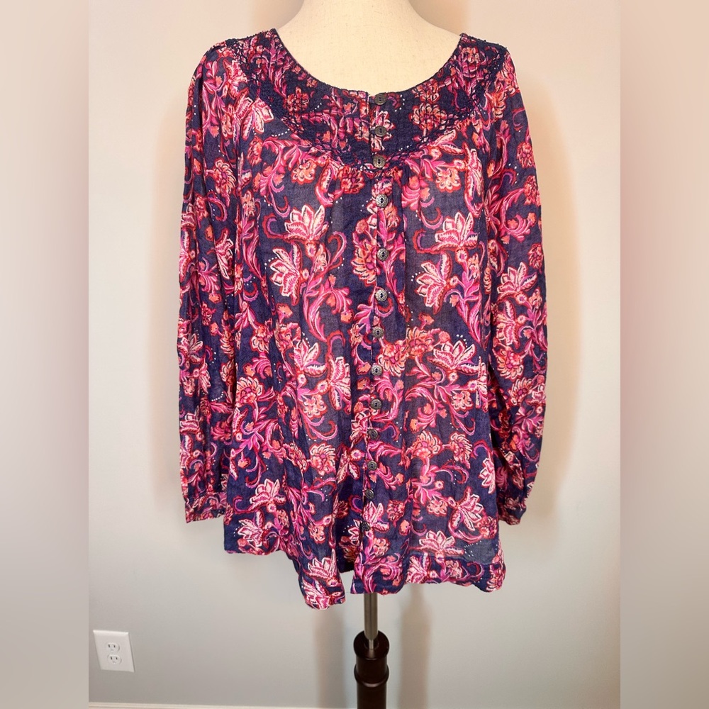 Sz M BeachLunchLounge light cotton blouse paisley long sleeve purple pink